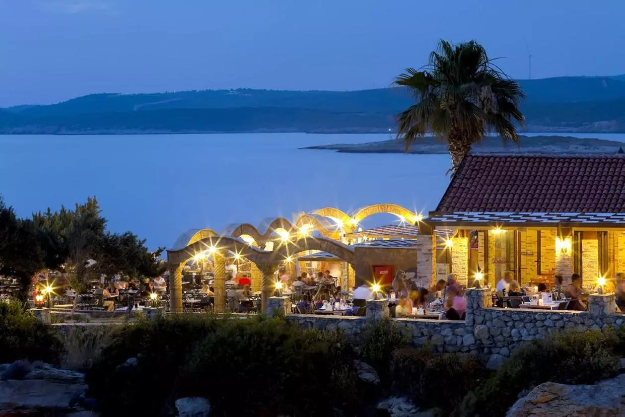 CLUBRESORT_SHABAVIZ (32).jpg